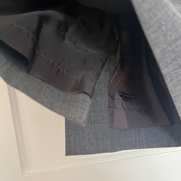 EUC vintage Giorgio Armani skirt, size 8 runs small, gray, professional - Picture 5 of 6